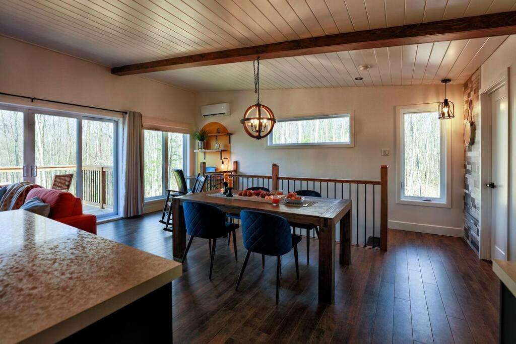 Chalet Woodpecker Lodge - Chaleureux Avec Foyer. Orford Kültér fotó